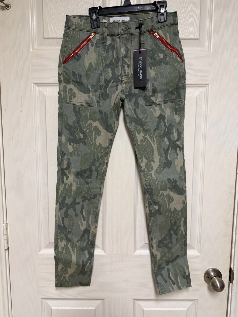 Etienne Marcel camo skinny jeans waist 27” nwt